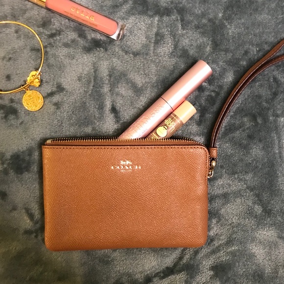 Coach Handbags - NWOT Coach leather corner zip wristlet